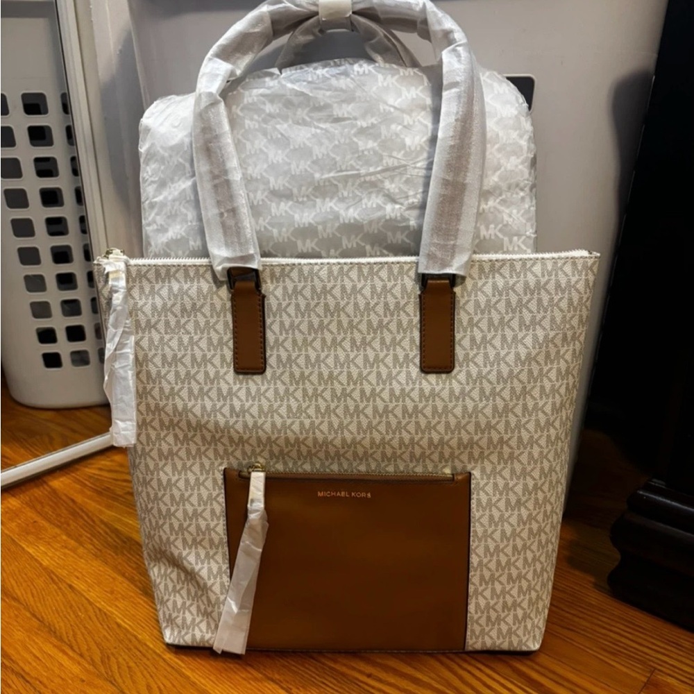Michael Kors Tote